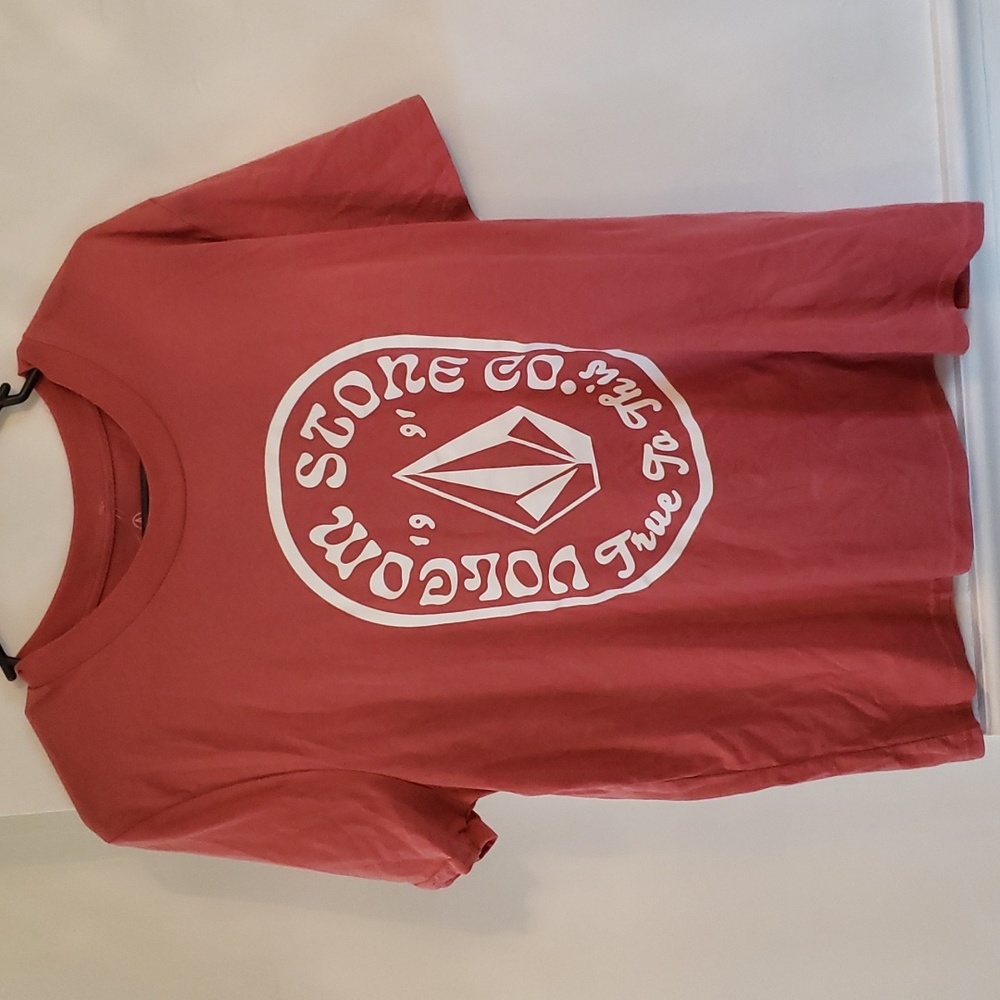 Volcom t-shirt new!